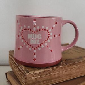 HUG ME heart mug 15.6 oz